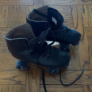 Classic Chicago Black Men’s Roller Skates